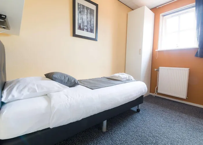 فندق Restaurant De Buizerd 3*